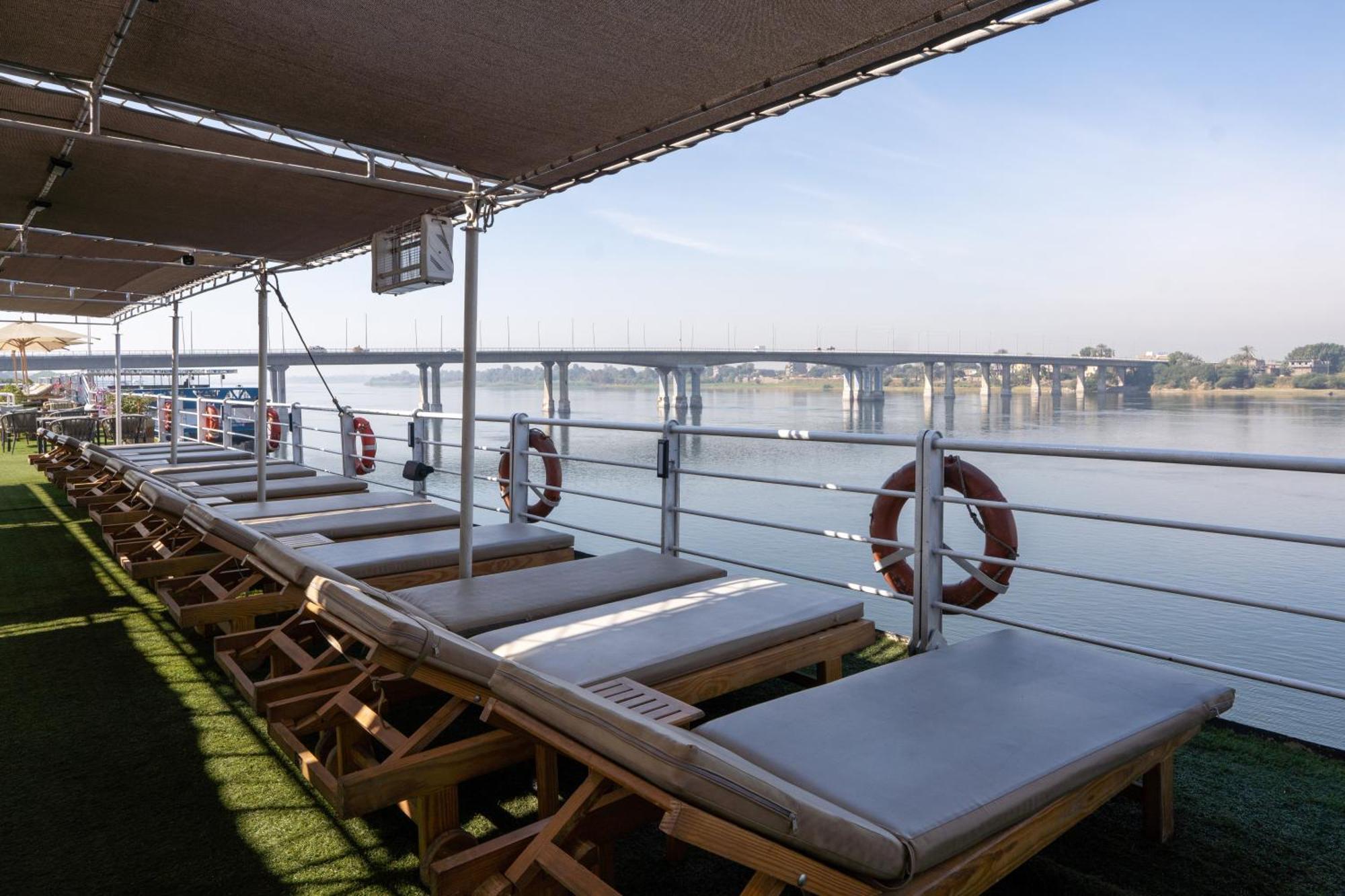Hotel Magic I Nile Cruise Deluxe Boat The Scheduled Departure Is On Saturday For A 7-Day Nile Cruise Luxor Exteriér fotografie